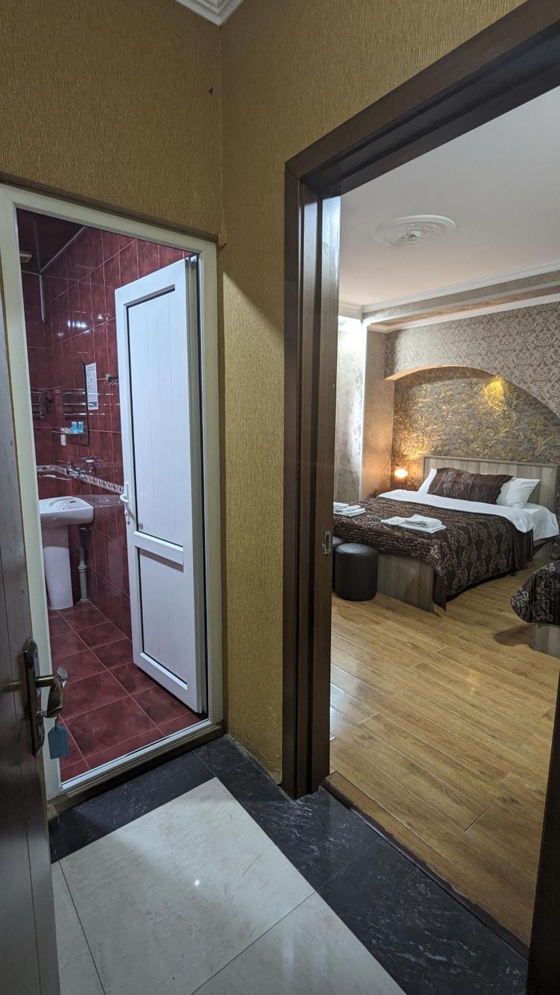 Dkd-Bridge Hotel Tiflis Dış mekan fotoğraf