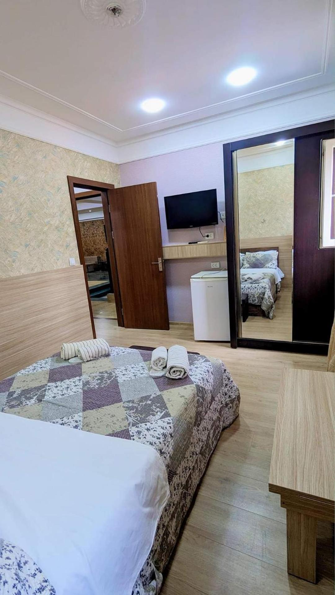 Dkd-Bridge Hotel Tiflis Oda fotoğraf