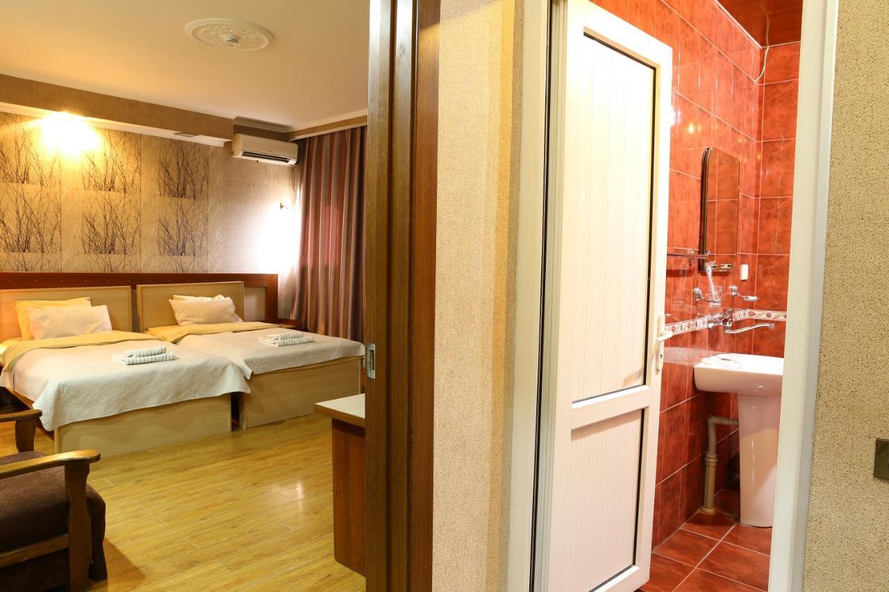 Dkd-Bridge Hotel Tiflis Dış mekan fotoğraf